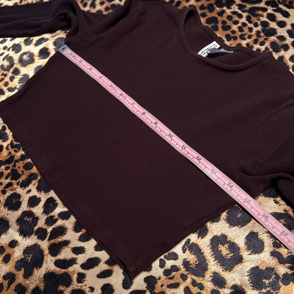 H&M Divided Dark Brown Cropped Long Sleeve Shirt